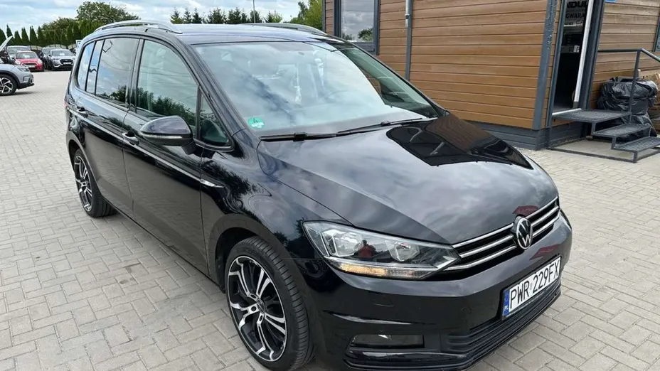 VOLKSWAGEN Touran -