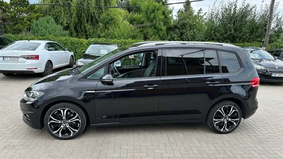 VOLKSWAGEN Touran -