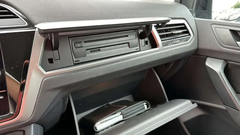 VOLKSWAGEN Touran -