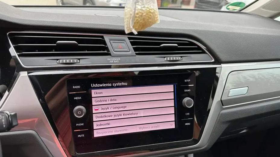 VOLKSWAGEN Touran -