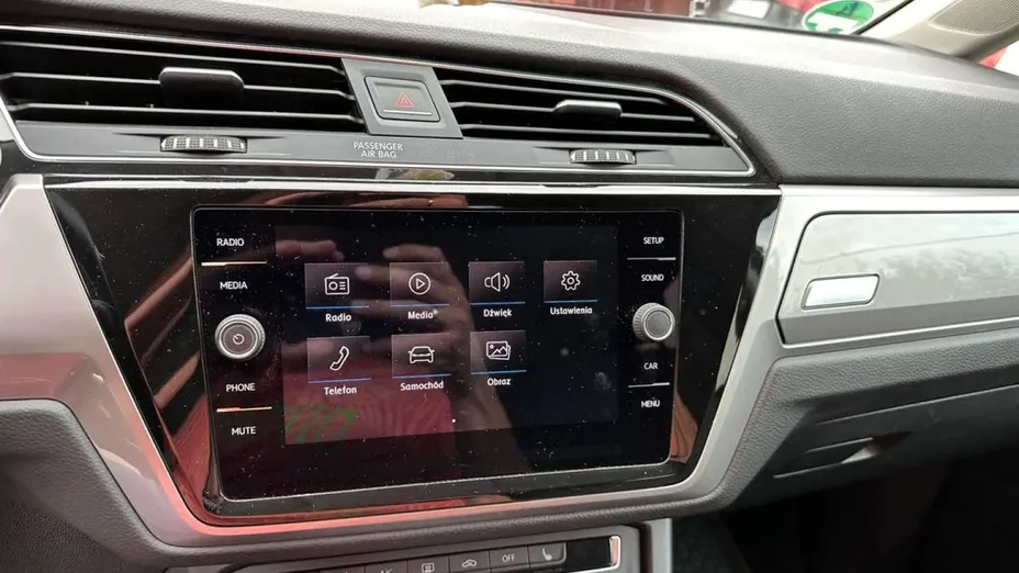 VOLKSWAGEN Touran -