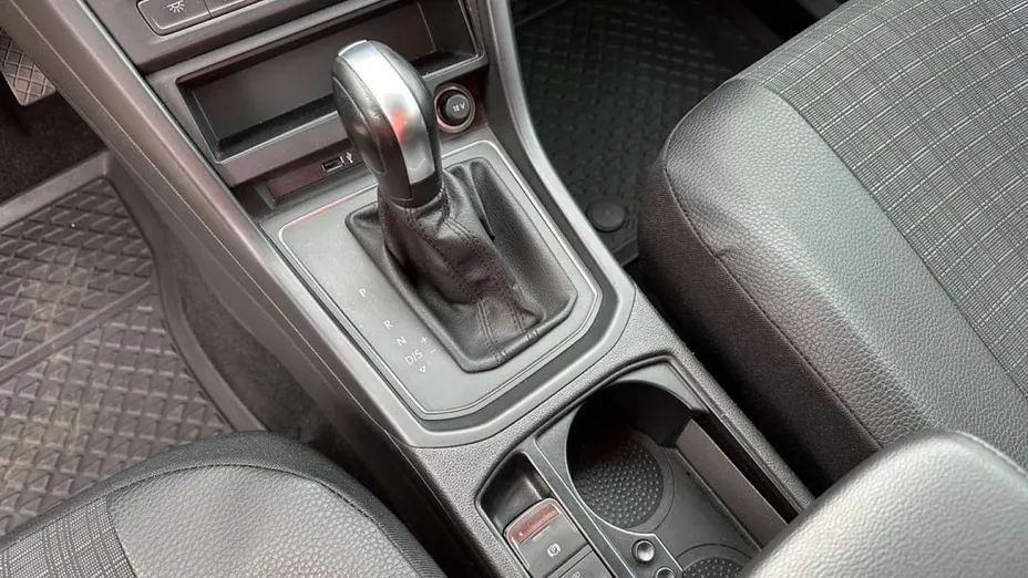 VOLKSWAGEN Touran -