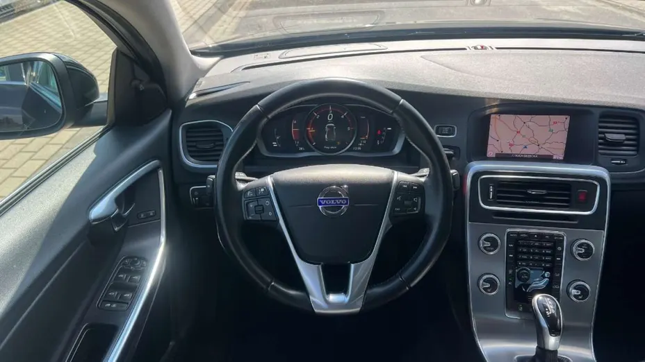 VOLVO S60 -