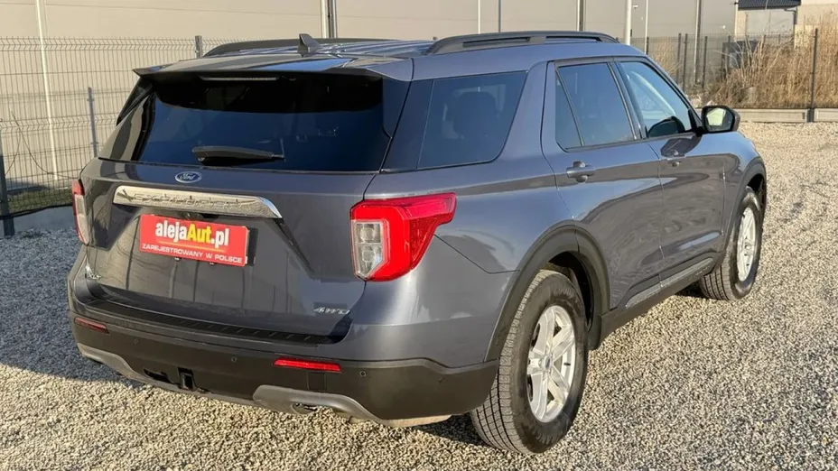 FORD Explorer -