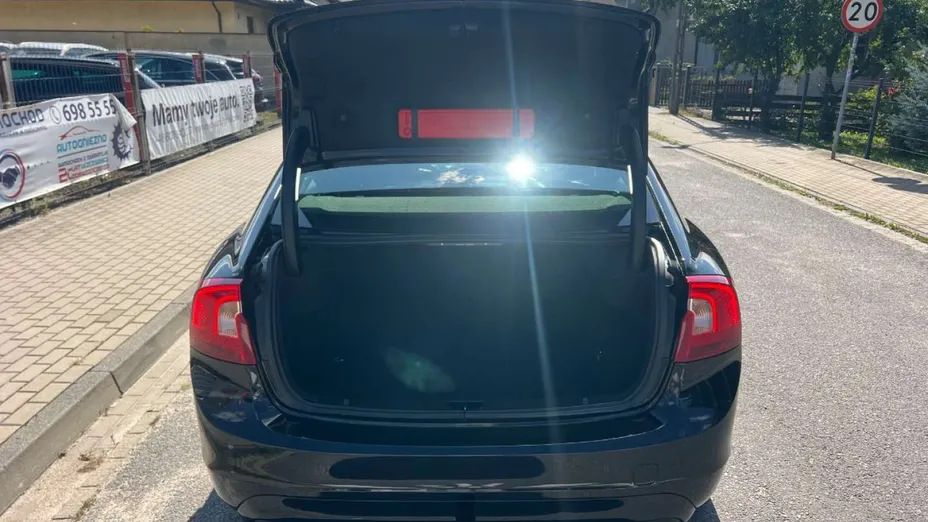 VOLVO S60 -