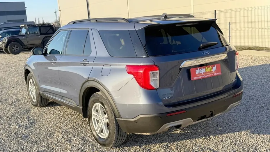 FORD Explorer -