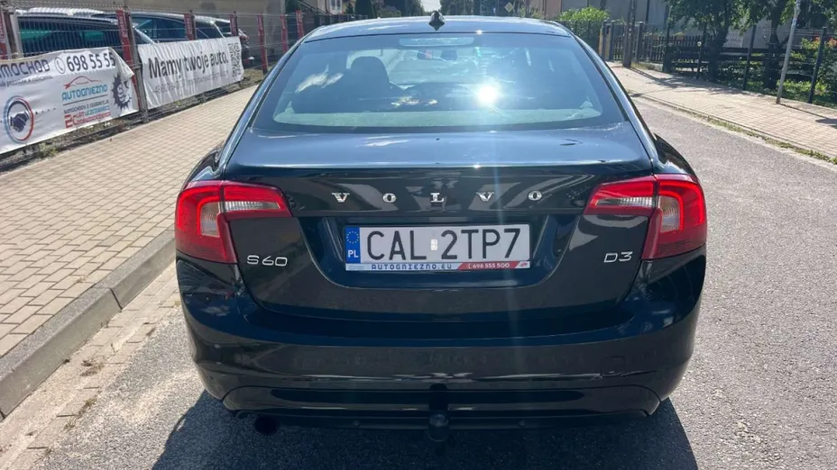 VOLVO S60 -