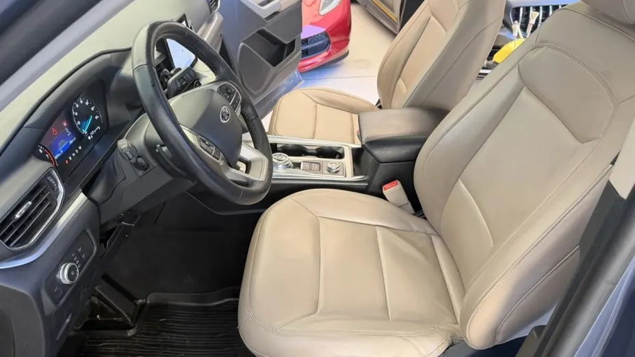 FORD Explorer -
