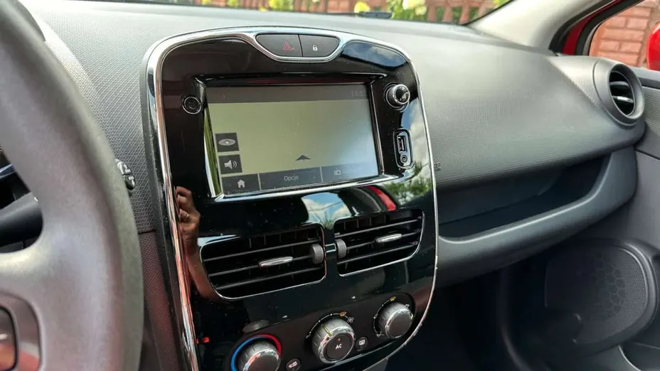 RENAULT Clio -