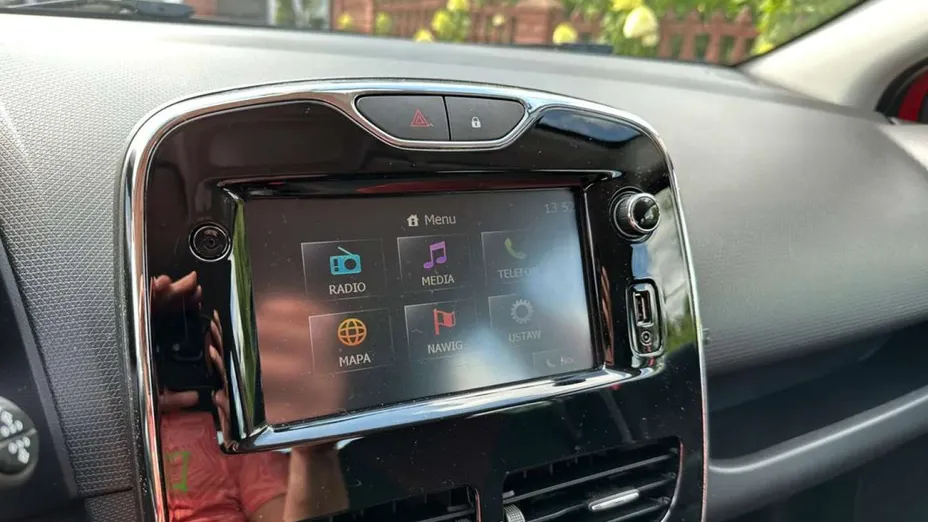RENAULT Clio -
