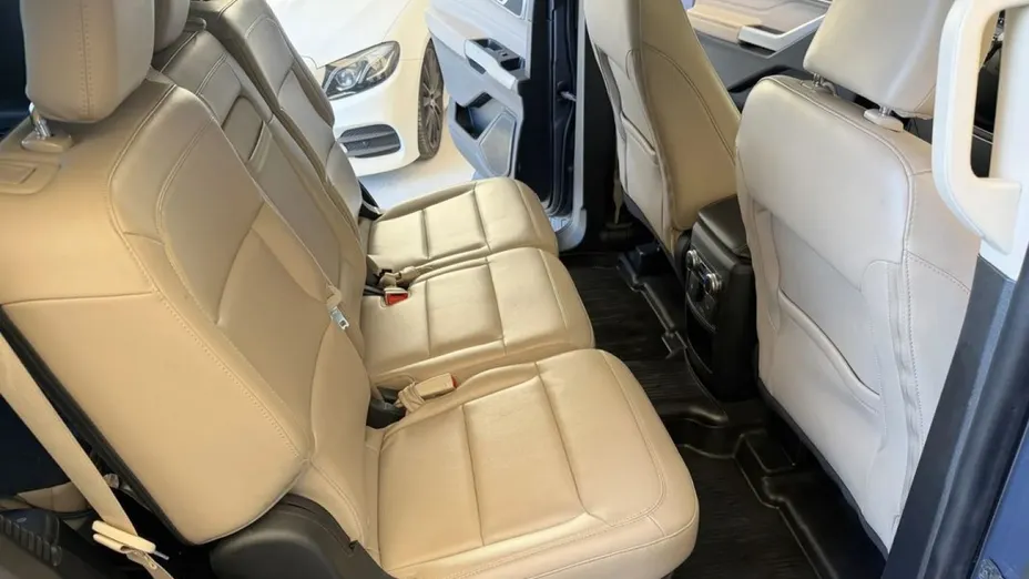 FORD Explorer -