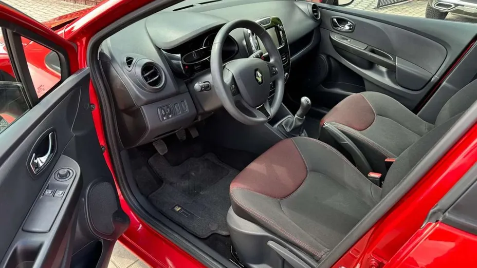 RENAULT Clio -