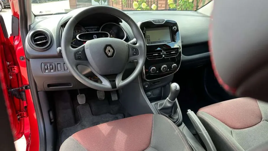 RENAULT Clio -
