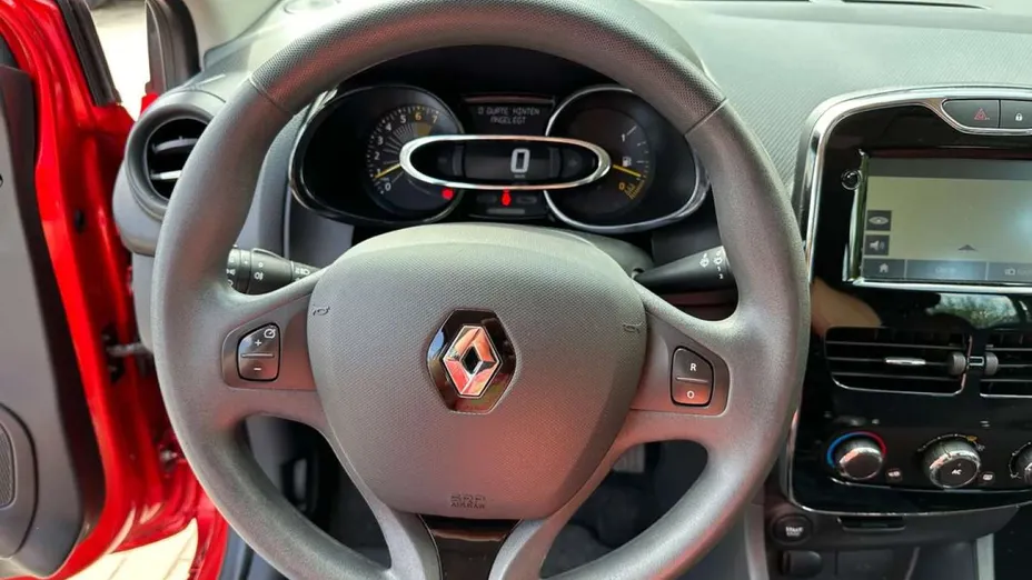 RENAULT Clio -