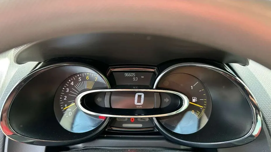 RENAULT Clio -