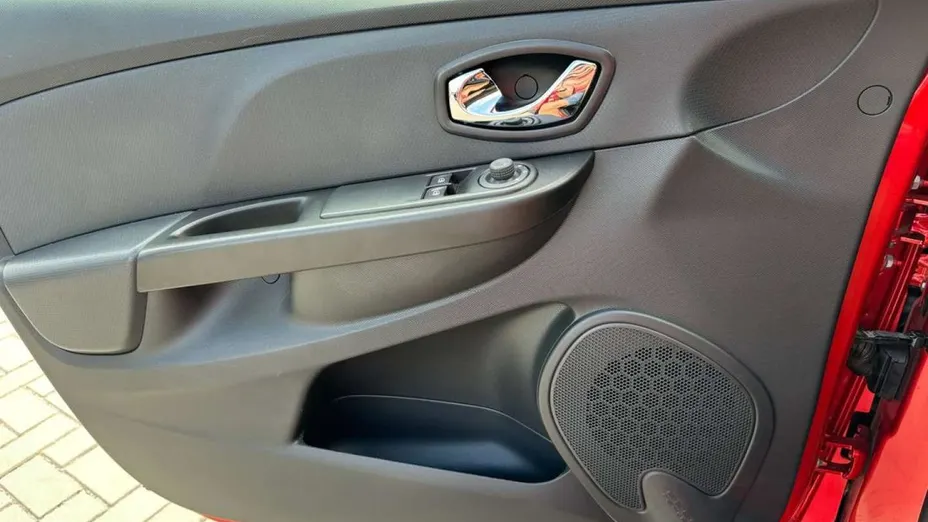 RENAULT Clio -