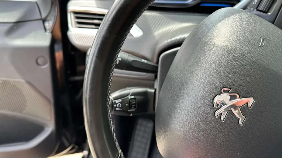 PEUGEOT 2008 -