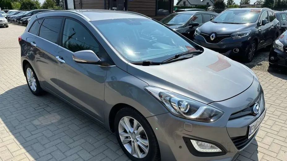 HYUNDAI i30 -
