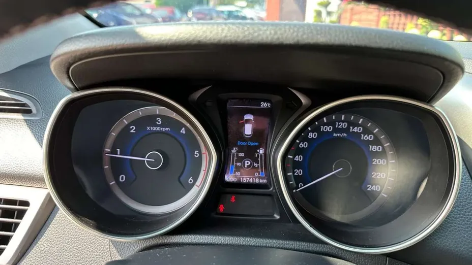 HYUNDAI i30 -