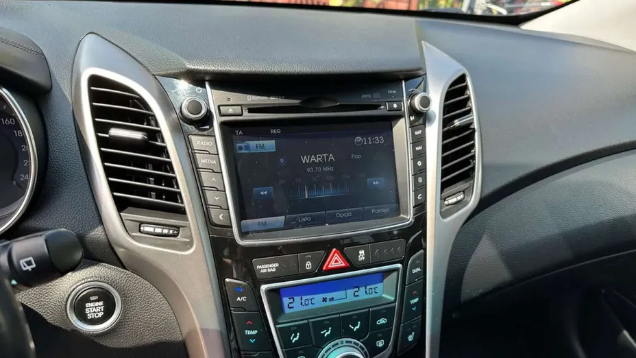 HYUNDAI i30 -