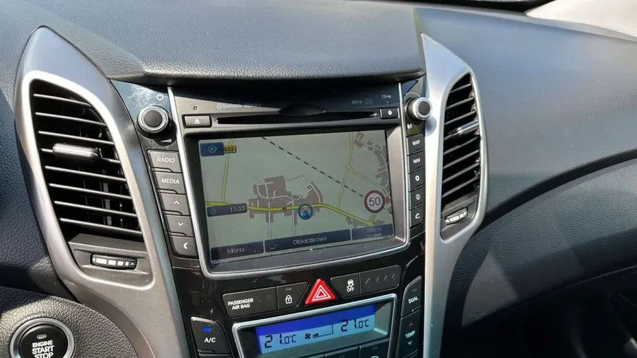 HYUNDAI i30 -
