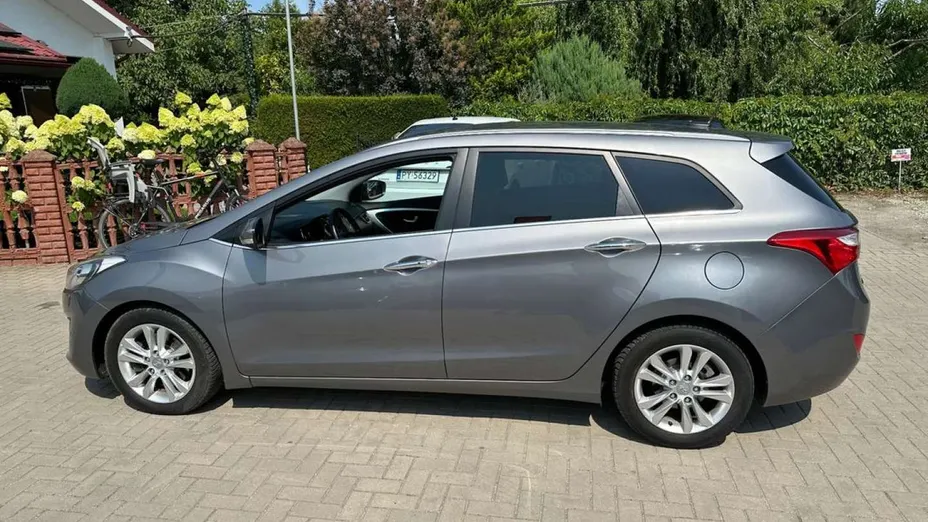 HYUNDAI i30 -