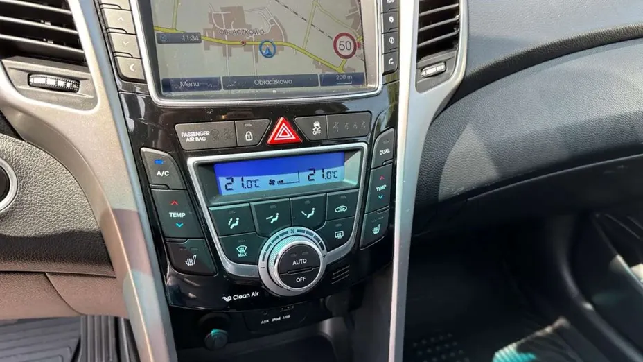 HYUNDAI i30 -