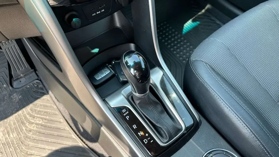 HYUNDAI i30 -