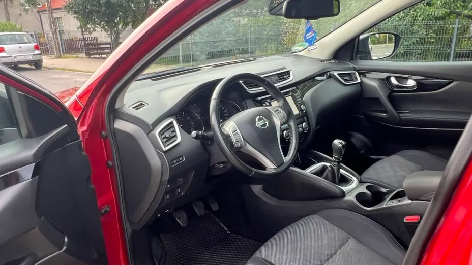 NISSAN Qashqai -