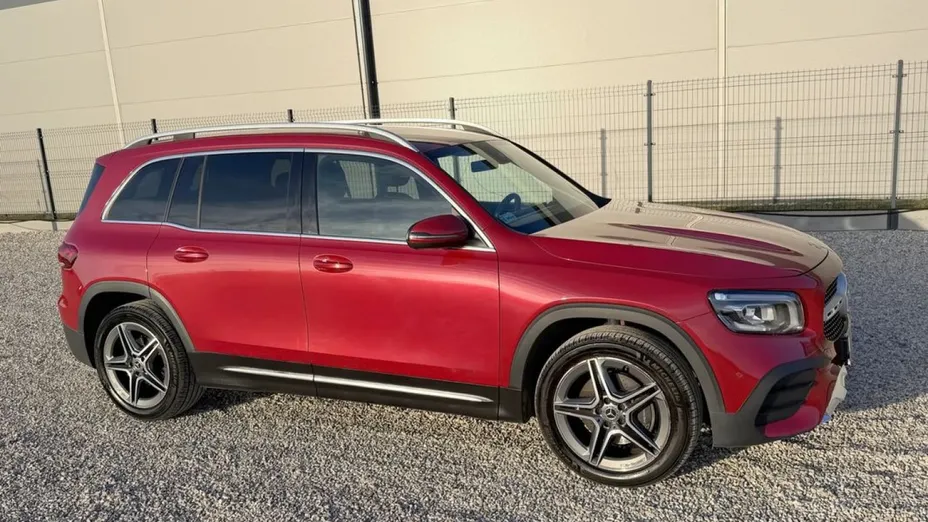 MERCEDES-BENZ GLB -