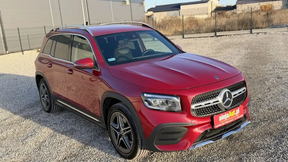 MERCEDES-BENZ GLB -
