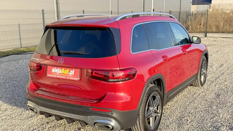 MERCEDES-BENZ GLB -