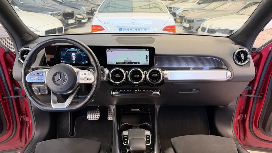MERCEDES-BENZ GLB -