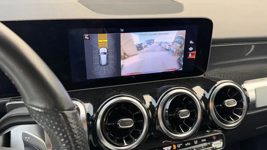 MERCEDES-BENZ GLB -