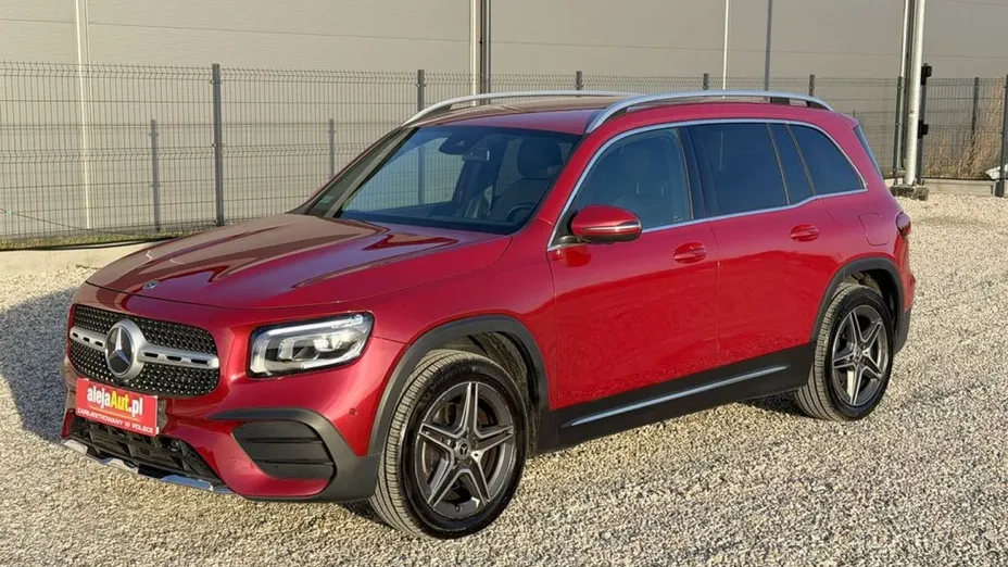 MERCEDES-BENZ GLB -