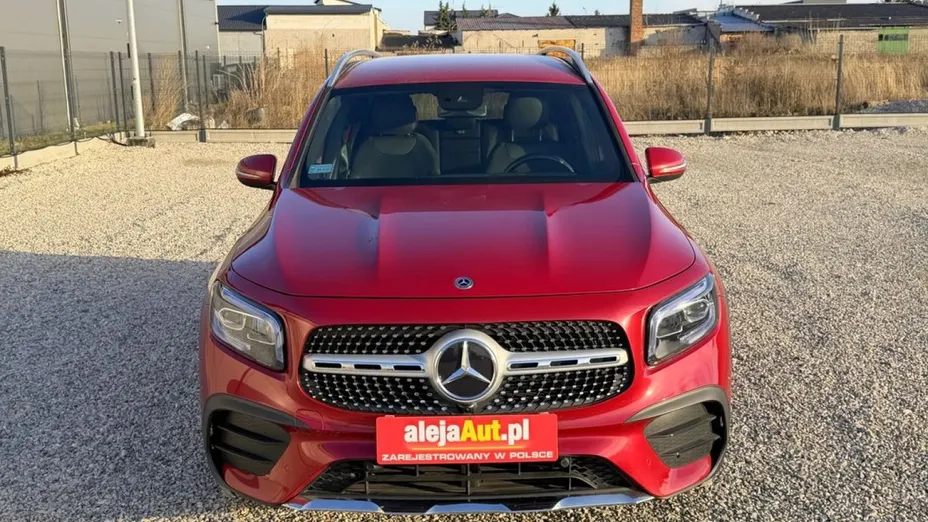 MERCEDES-BENZ GLB -