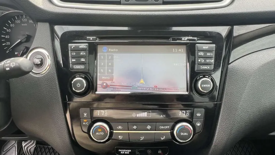 NISSAN Qashqai -