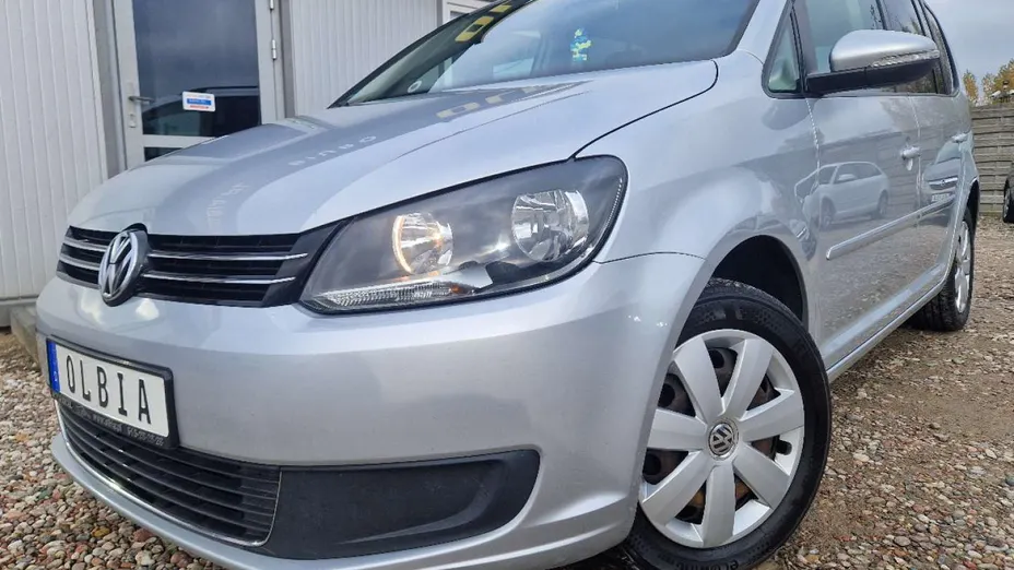 VOLKSWAGEN Touran -