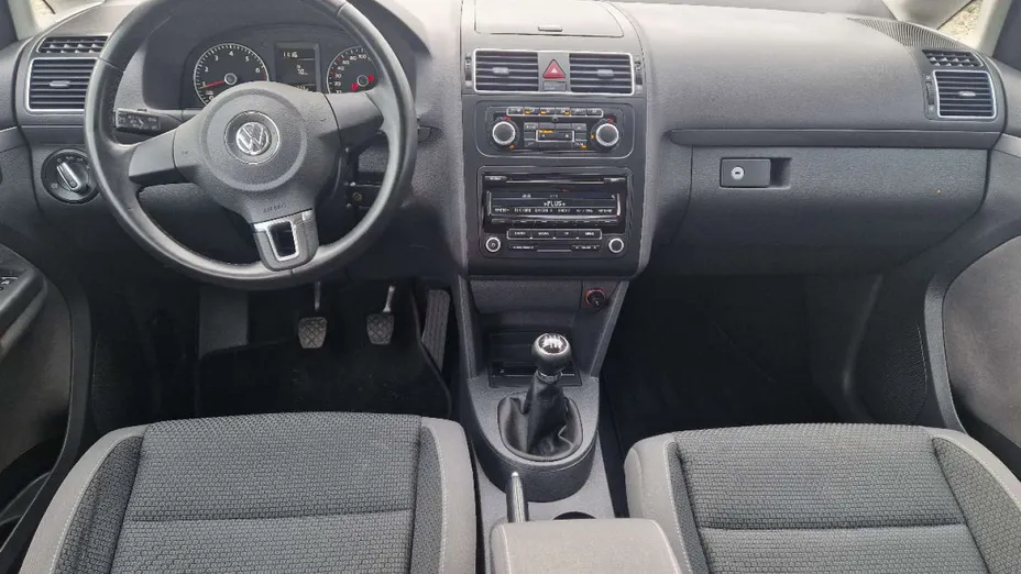VOLKSWAGEN Touran -