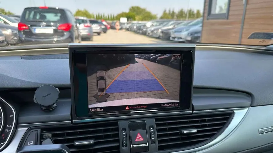 AUDI A6 -