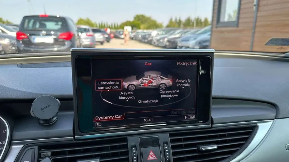 AUDI A6 -