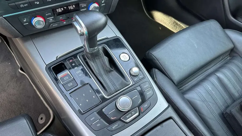 AUDI A6 -