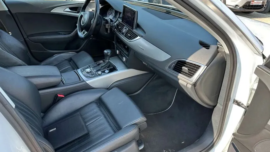 AUDI A6 -