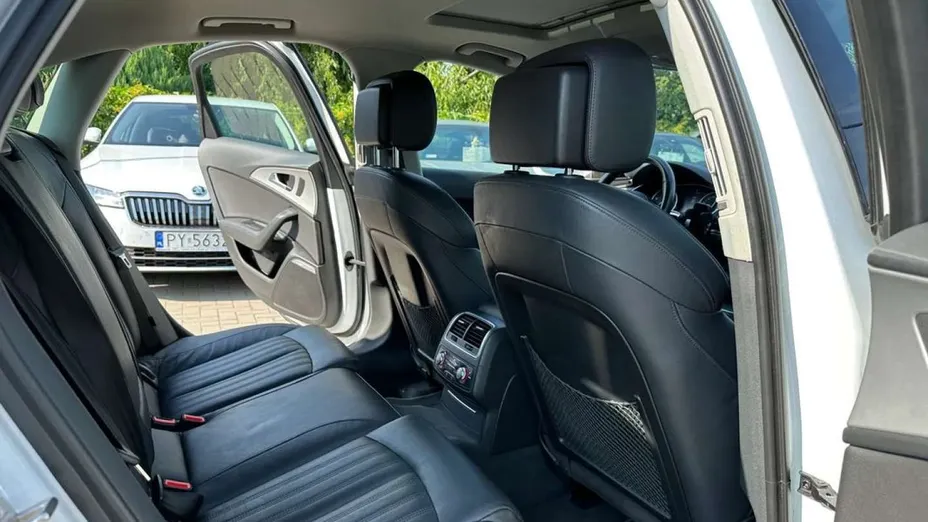 AUDI A6 -