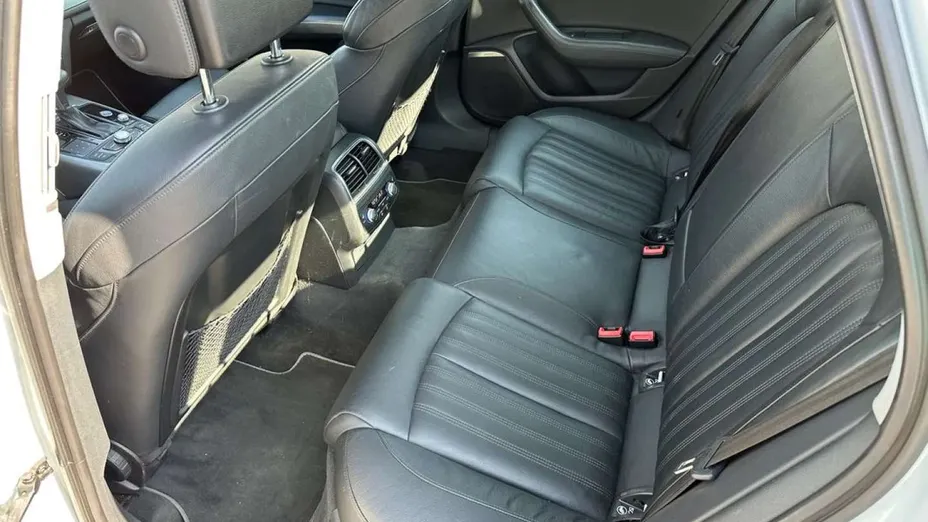 AUDI A6 -