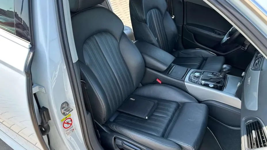 AUDI A6 -