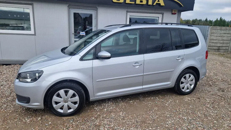 VOLKSWAGEN Touran -