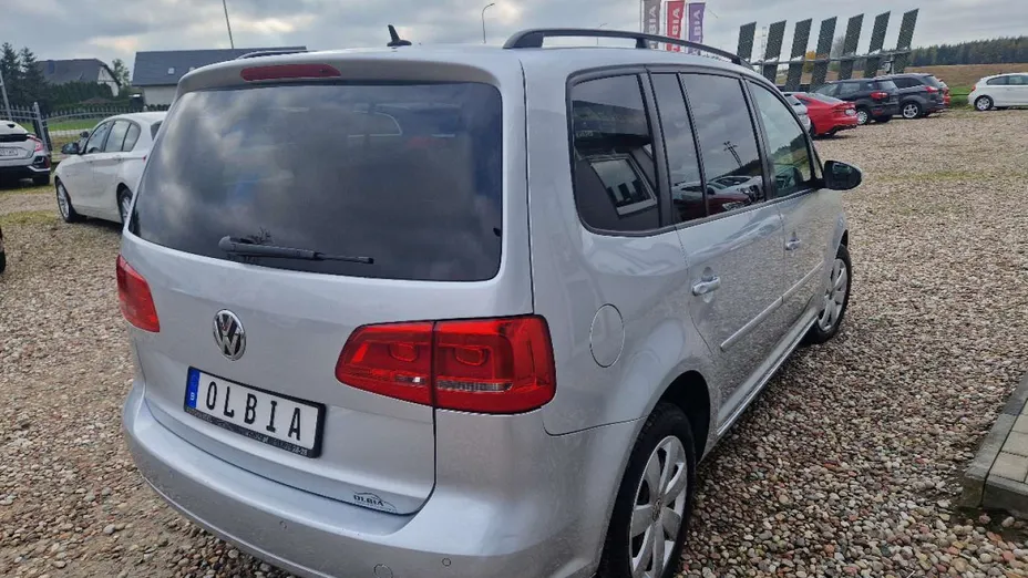 VOLKSWAGEN Touran -