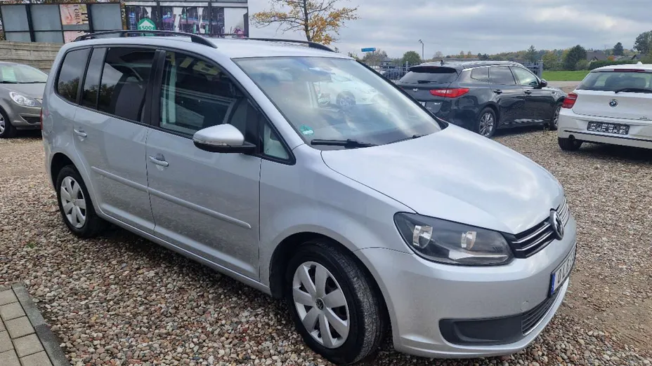 VOLKSWAGEN Touran -