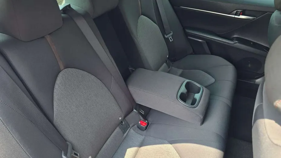 TOYOTA Camry -